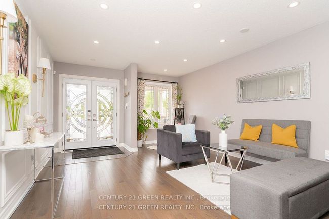 94 Snowling Dr, House attached with 6 bedrooms, 4 bathrooms and 2 parking in Ajax ON | Image 7