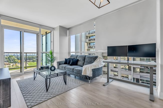 910 - 1461 Lawrence Ave W, Condo with 3 bedrooms, 3 bathrooms and null parking in Toronto ON | Image 6