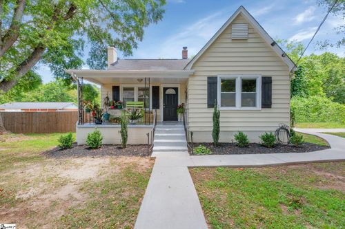 212 Spruce St, Greenville, SC, 29611-4140 | Card Image