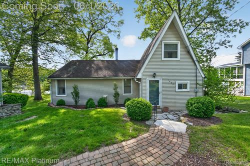 1464 Clark Lake Rd, Brighton, MI, 48114-4907 | Card Image