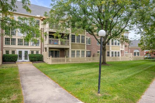 unit-303-7601 Newport Bay Dr, Indianapolis, IN, 46240-3380 | Card Image