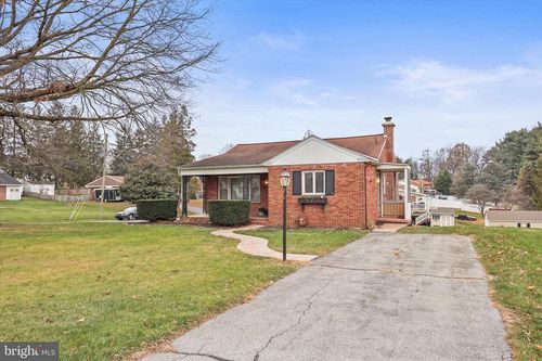 340 S Camp St, RED LION, PA, 17356-8544 | Card Image