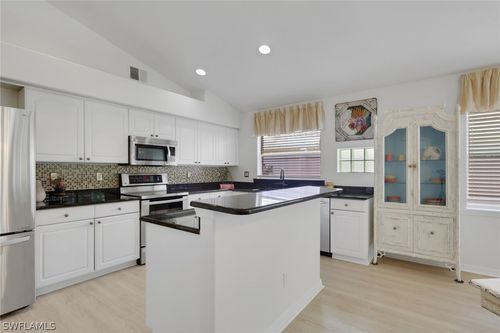 1242 Silverstrand Dr, NAPLES, FL, 34110-4114 | Card Image