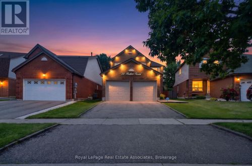 30 Hallen Rd, Brampton, ON, L6Y2V6 | Card Image