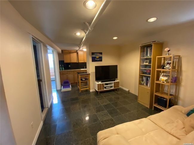 BASEMENT | Image 18