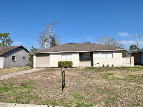 303 Brigadoon Ln, Friendswood, TX, 77546-3725 | Card Image