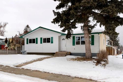 {{alt}} | Card Image