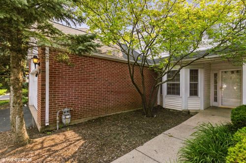 108 Meadowbrook Ln, Lake Bluff, IL, 60044-1146 | Card Image