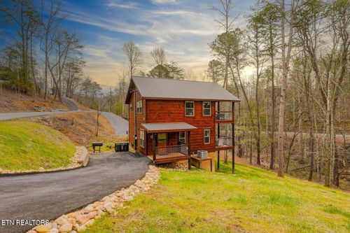 1614 Lake Dr, Gatlinburg, TN, 37738-5518 | Card Image