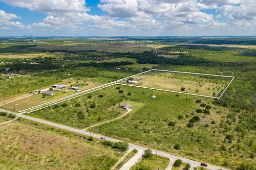 8804 Williamson Rd, Kyle, TX, 78640-3954 | Card Image