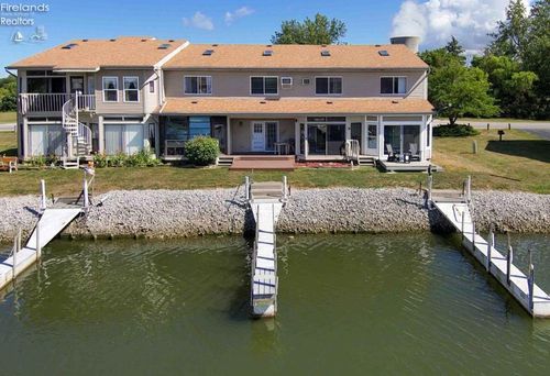 6280 N Harris Harbor Dr, Oak Harbor, OH, 43449-9040 | Card Image
