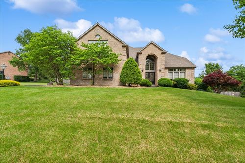 220 William Dr, Canonsburg, PA, 15317-5204 | Card Image