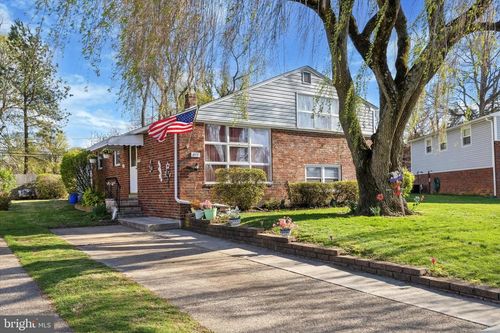 812 Hawthorne Ave, SECANE, PA, 19018-3616 | Card Image