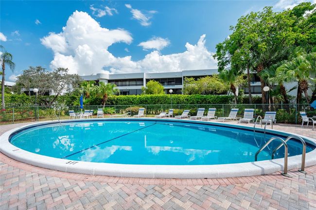 27I - 1410 Sheridan St, Condo with 2 bedrooms, 2 bathrooms and null parking in Hollywood FL | Image 33