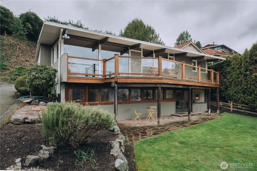 11323 Durland Pl Ne, Seattle, WA, 98125-5926 | Card Image