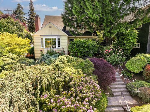 4412 43rd Ave Ne, Seattle, WA, 98105-5129 | Card Image