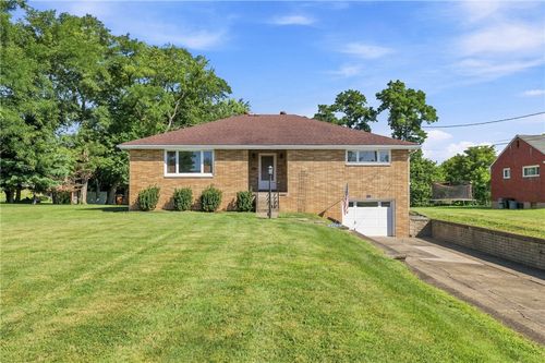 22 Mason Dr, Coraopolis, PA, 15108-3438 | Card Image