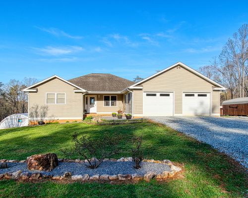 498 Meeks Rd, Penhook, VA, 24137-1123 | Card Image