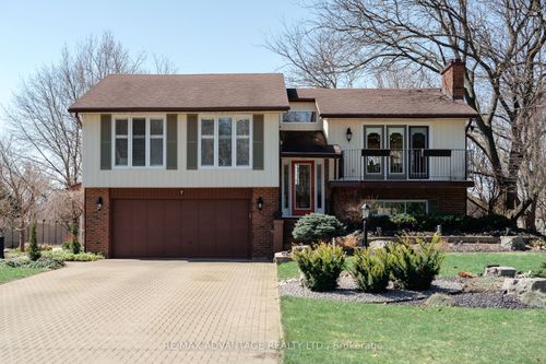 7 Mckay St, Ilderton, ON, N0M2A0 | Card Image
