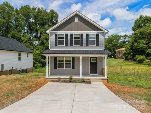 207 S Slack St, Albemarle, NC, 28001-6243 | Card Image