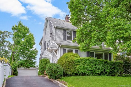 2-715 Old Post Rd, Mamaroneck, NY, 10543-3921 | Card Image