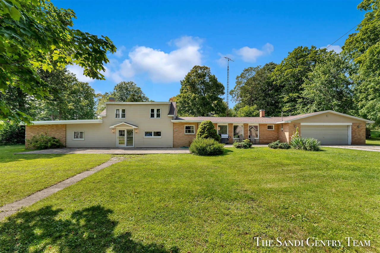 Lee Ave, Fremont, MI 49412
