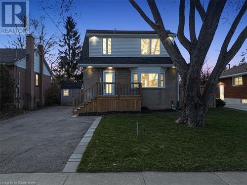 94 W 32nd St, Hamilton, ON, L9C5G9 | Card Image