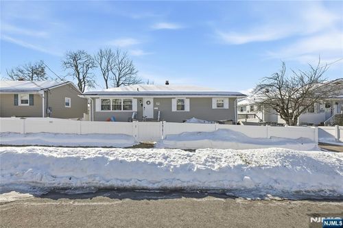 196 Merritt Ave, Bergenfield, NJ, 07621-1415 | Card Image