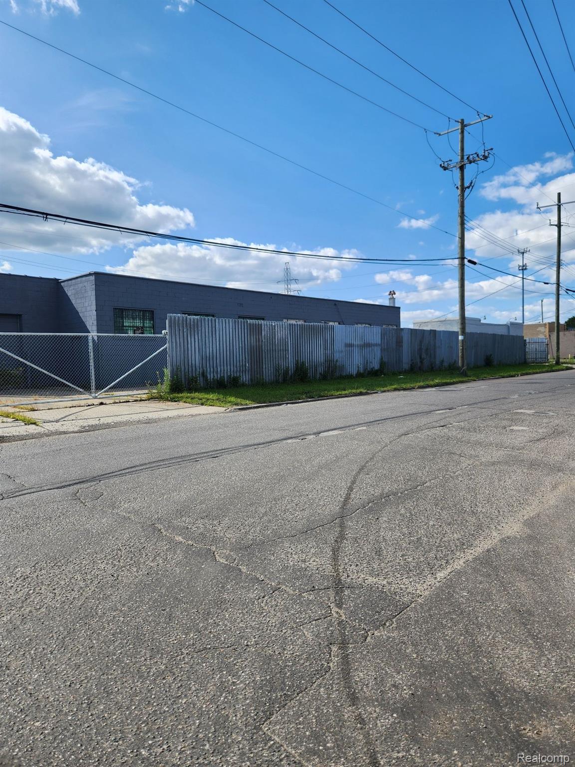 13507 Auburn St, Detroit, MI 48223