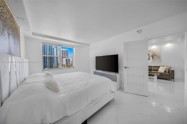 10B - 1985 S Ocean Dr, Condo with 1 bedrooms, 2 bathrooms and null parking in Hallandale Beach FL | Image 19