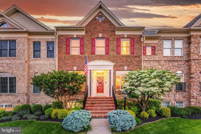 18985 Coreopsis Ter, Townhouse with 3 bedrooms, 4 bathrooms and null parking in LEESBURG VA | Image 4