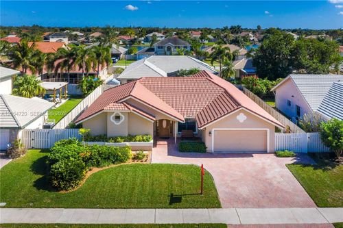 850 Amherst Ave, Davie, FL, 33325-3005 | Card Image
