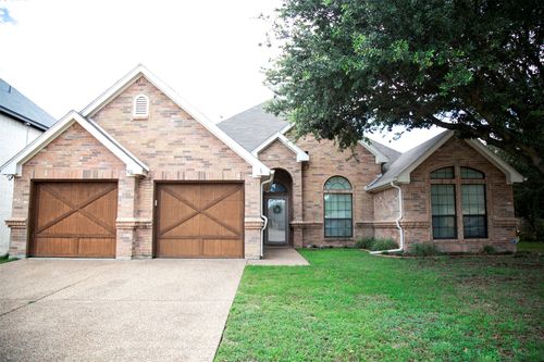 7416 Rolling Hills Dr, Benbrook, TX, 76126-4570 | Card Image