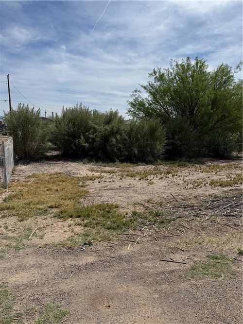 10574 S Tropics Rd, Mohave Valley, AZ, 86440-9656 | Card Image