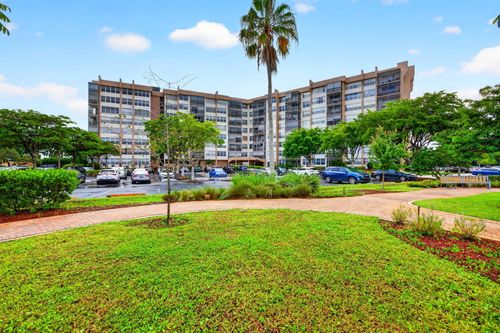 ph3-1100 St Charles Place, Pembroke Pines, FL, 33026 | Card Image