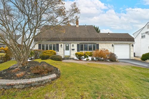 103 Ranch Ln, Levittown, NY, 11756-4645 | Card Image