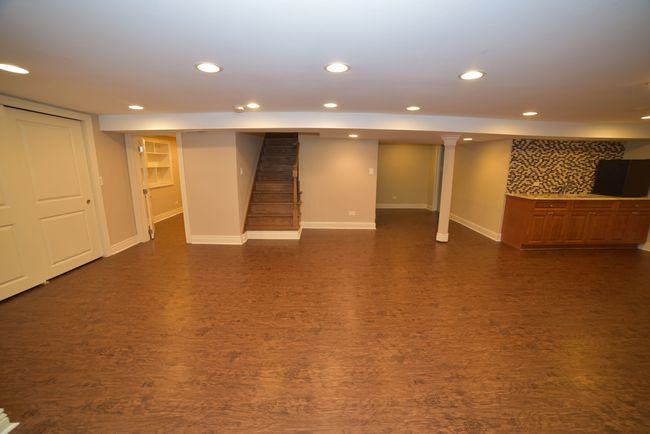 813 S Wolf Rd, House other with 3 bedrooms, 3 bathrooms and 2 parking in Des Plaines IL | Image 35