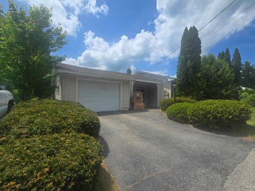 527 Willard St, Berlin, NH, 03570-1414 | Card Image