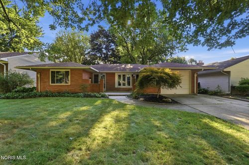 210 Cedar Ln, Waterville, OH, 43566-1101 | Card Image