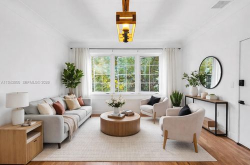 3-910 Lenox Ave, Miami Beach, FL, 33139-5315 | Card Image