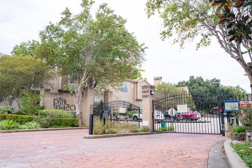 apt-131-1880 White Oak Dr, Houston, TX, 77009-7569 | Card Image