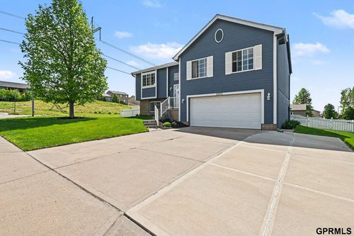 18951 Y Street, Omaha, NE, 68135 | Card Image