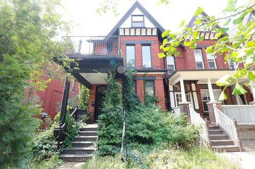 390 Huron St, Toronto, ON, M5S2G6 | Card Image