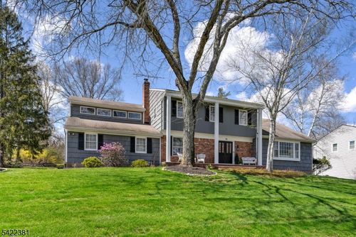 15 Rockledge Ter, Pompton Plains, NJ, 07444-1508 | Card Image