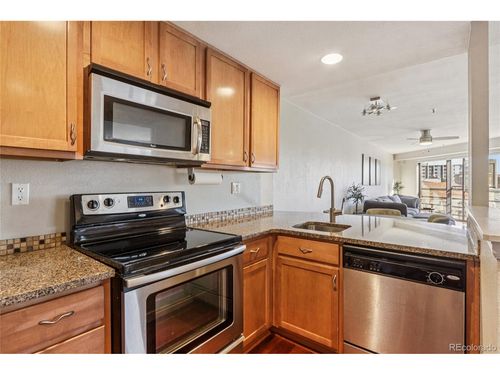 405-100 Park Ave W, Denver, CO, 80205-3231 | Card Image