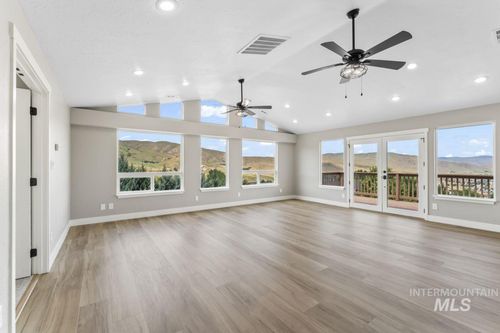 25 Horseshu Vue Cir, Horseshoe Bend, ID, 83629-5009 | Card Image