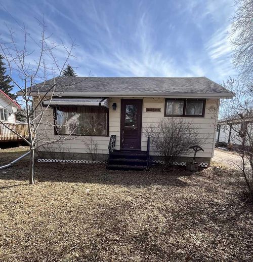 5127 52 St, Mannville, AB, T0B2W0 | Card Image