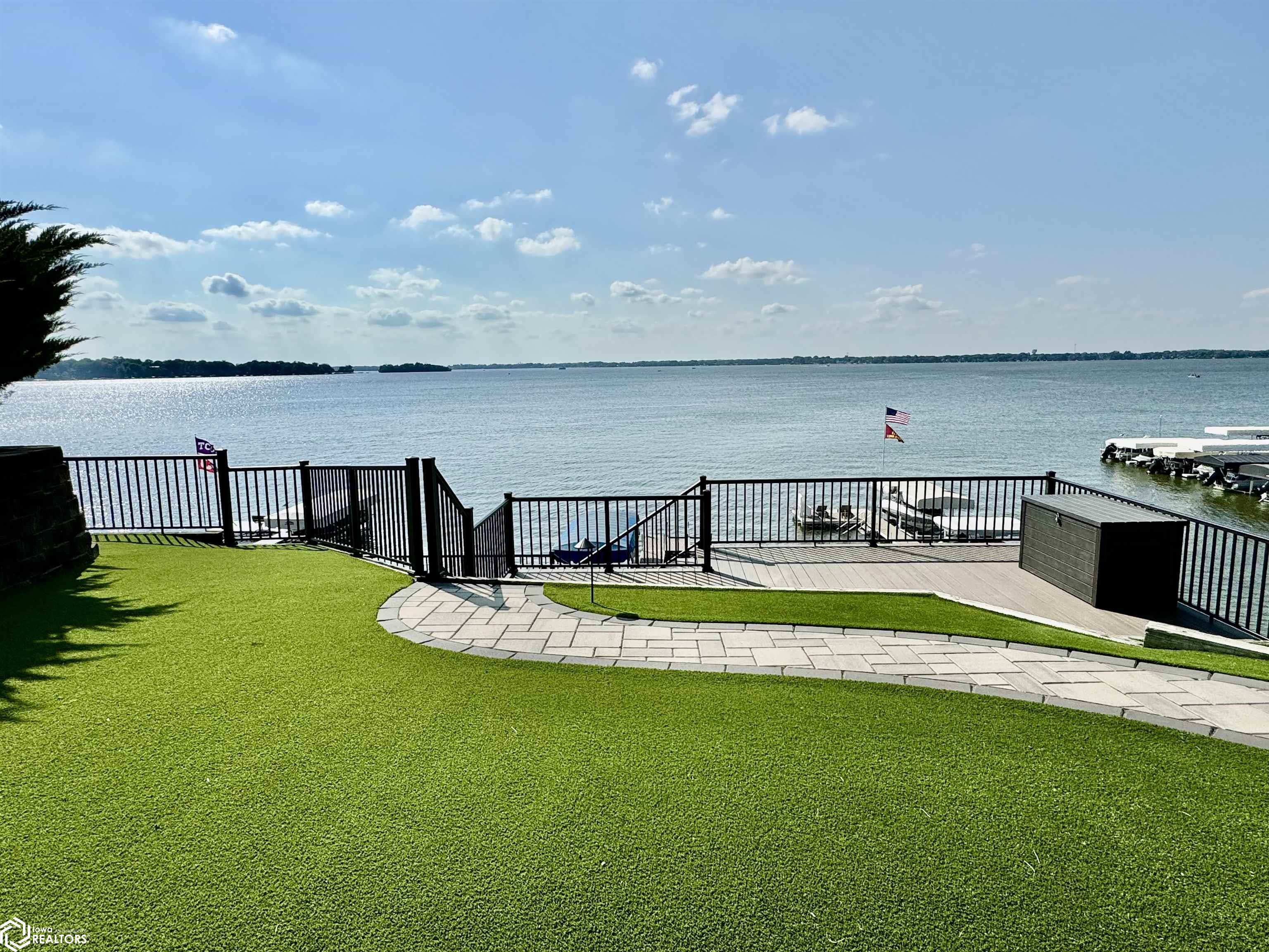Lakeview Ct, Clear Lake, IA 50428