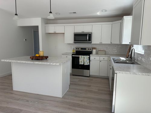 99 Walnut St, Gaffney, SC, 29340-3275 | Card Image