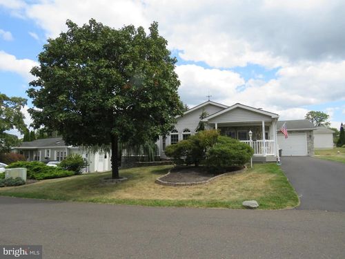 377 Spring Meadow Cir, NEW HOPE, PA, 18938-1571 | Card Image